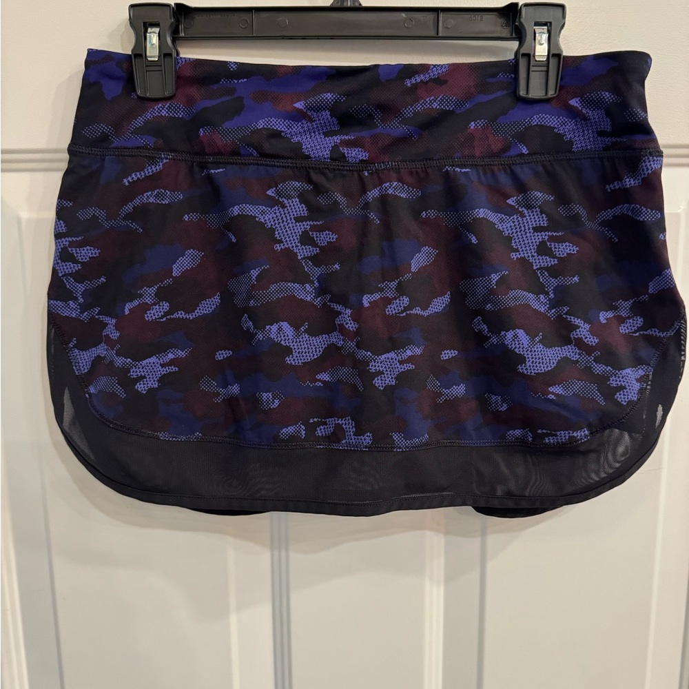 Lululemon Hotty Hot Skirt 2 sz 8 Hounds Camo Emperor Blue Black/Black